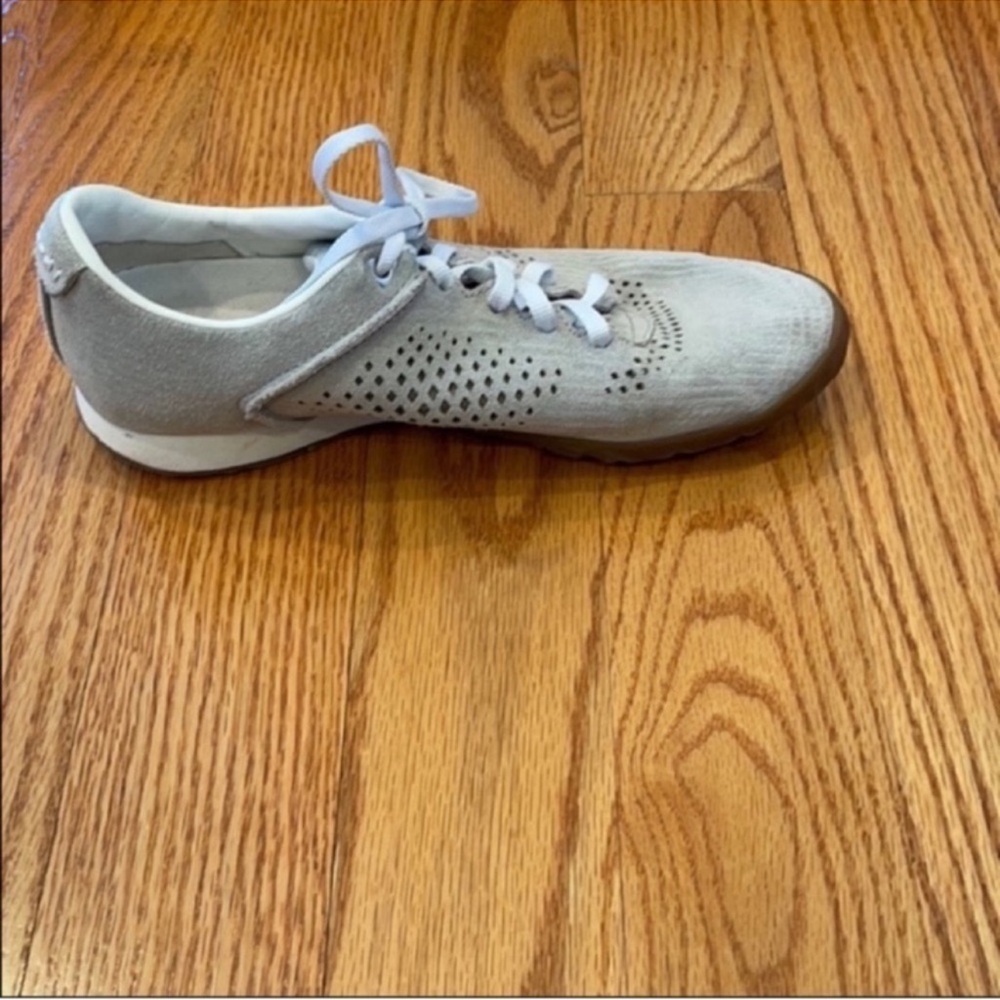 Merrell Sneakers- Size 7 - Picture 4 of 10